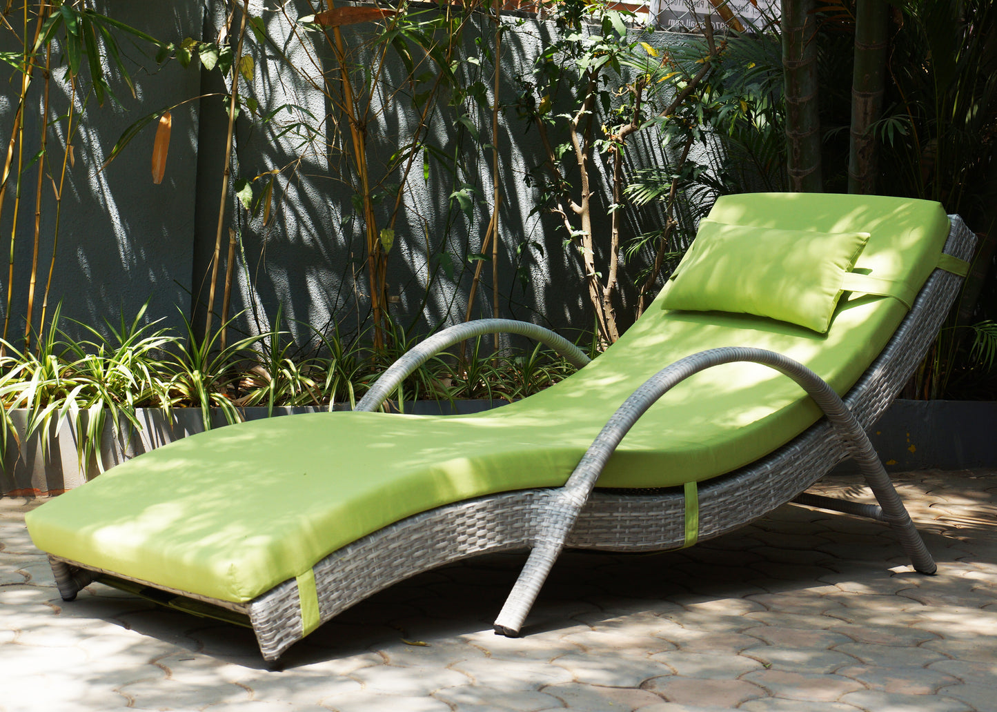 Becon Lounger