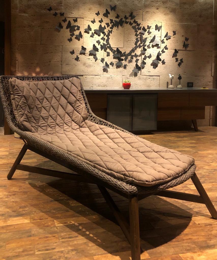 Clove Lounger